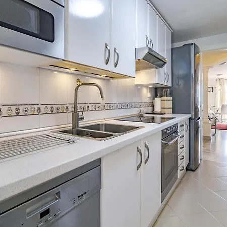 Saa2- Comfortable Puerto Banus شقة